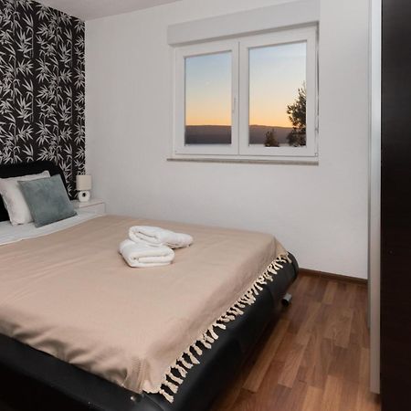 Sunny Hill Apartments With Rooftop Pool เซลินา ภายนอก รูปภาพ