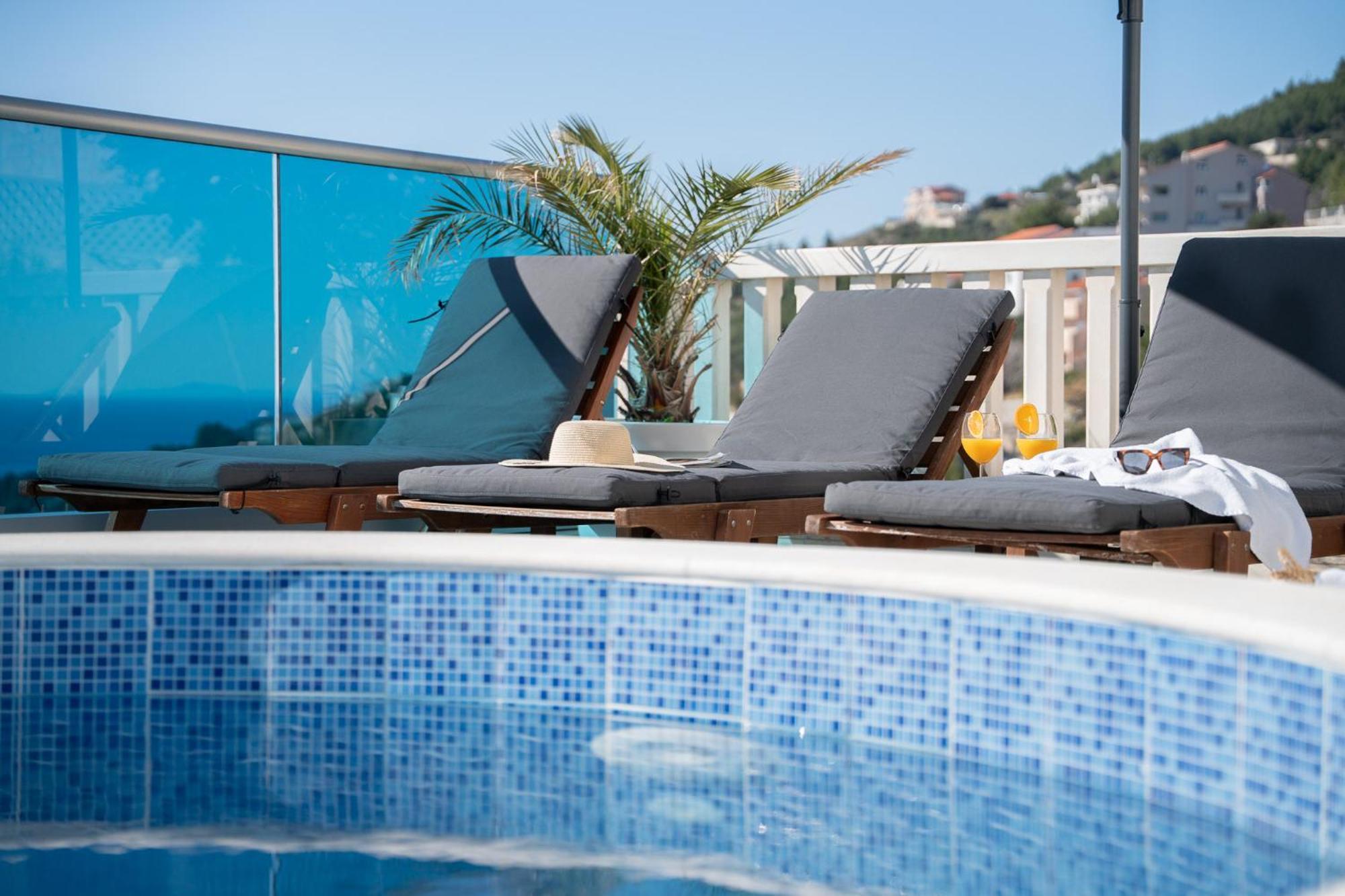 Sunny Hill Apartments With Rooftop Pool เซลินา ภายนอก รูปภาพ