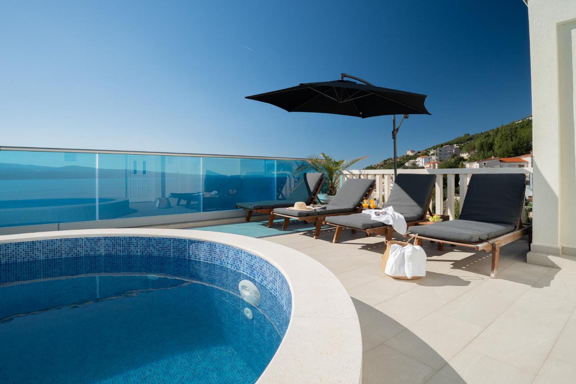 Sunny Hill Apartments With Rooftop Pool เซลินา ภายนอก รูปภาพ