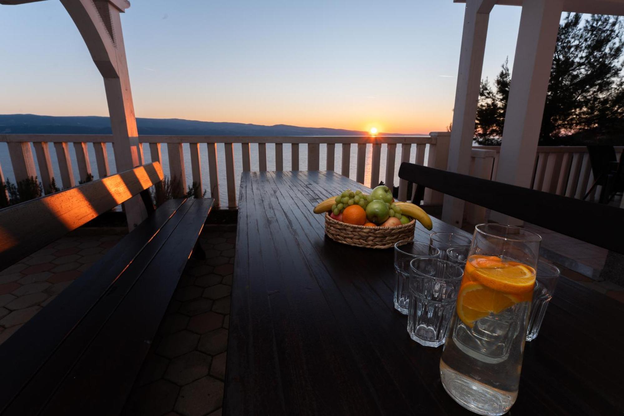Sunny Hill Apartments With Rooftop Pool เซลินา ภายนอก รูปภาพ