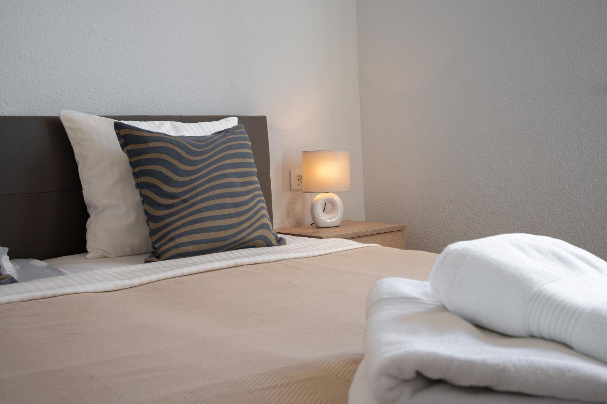 Sunny Hill Apartments With Rooftop Pool เซลินา ภายนอก รูปภาพ